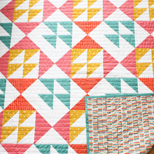 Load image into Gallery viewer, Pink Lemonade Quilt featuring the 5-colour option