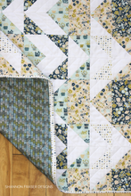 Load image into Gallery viewer, Neufchâtel Modern Aztec Crib Quilt